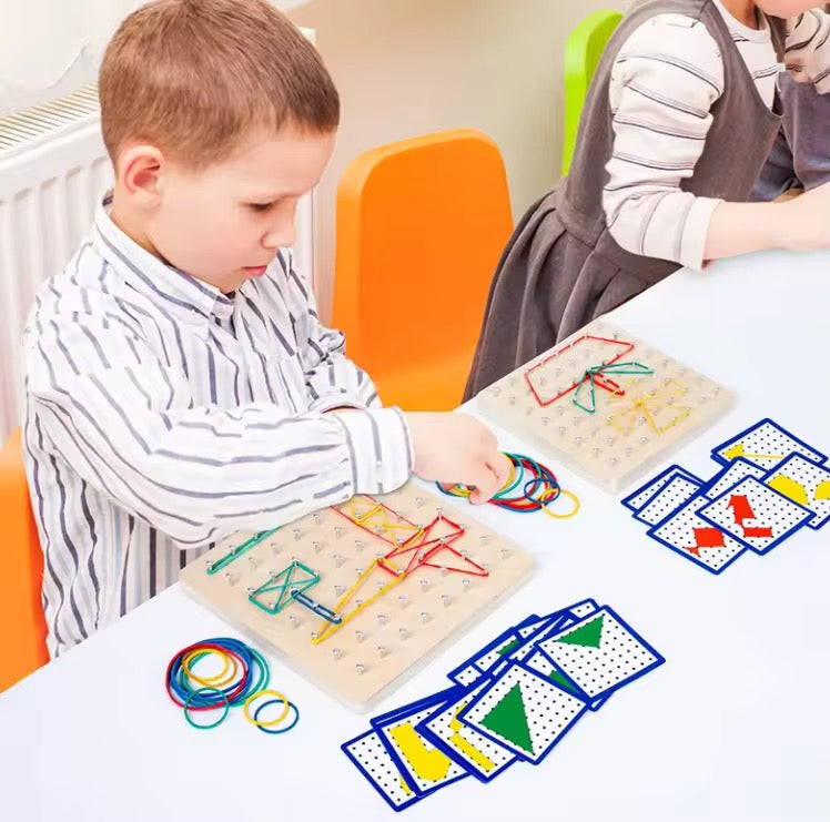 Geoplano con tarjetas patrón