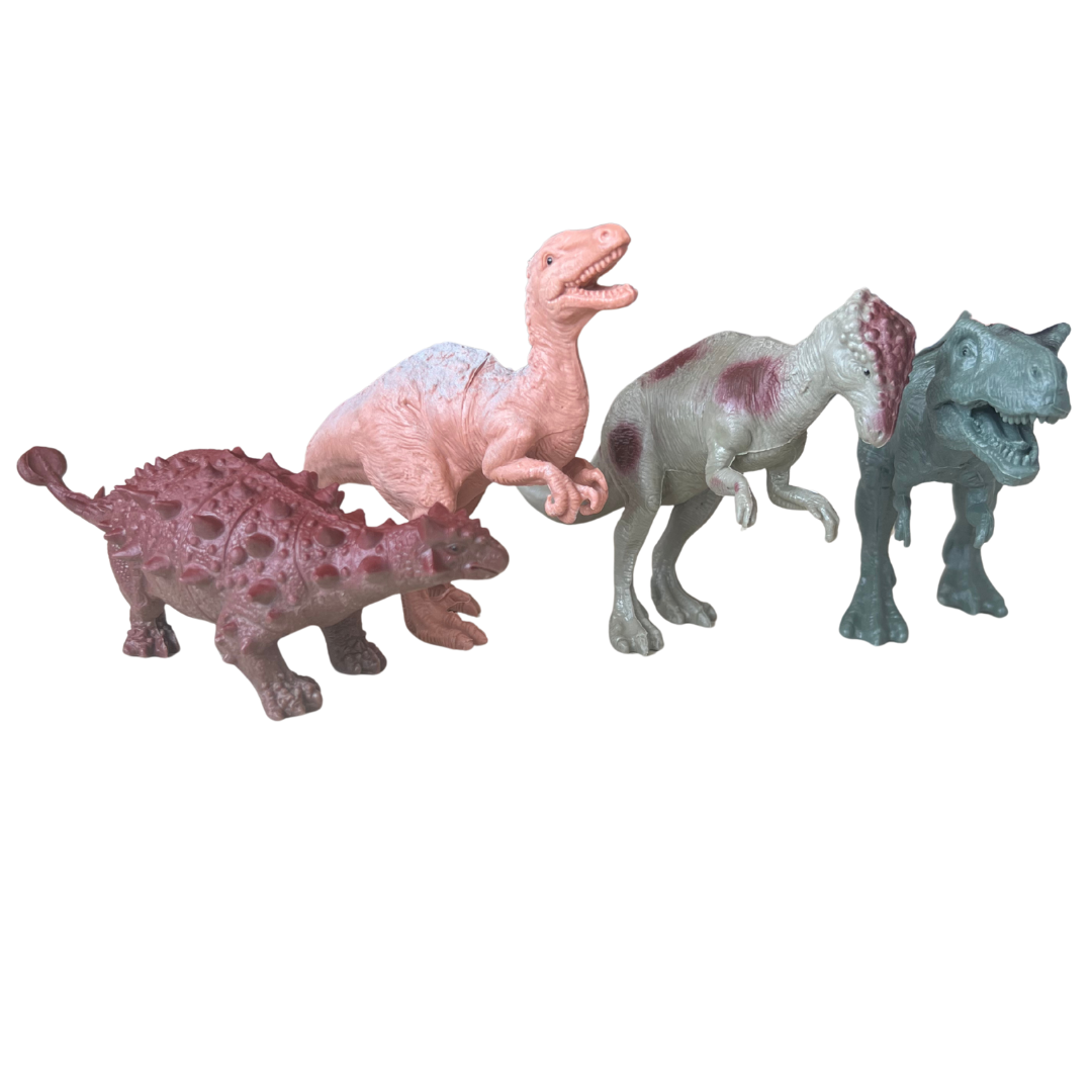 Set de dinosaurios por 4 + 2 árboles